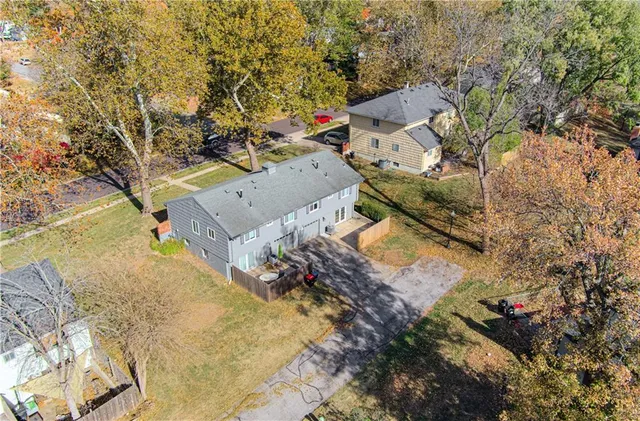 $250,000 | 8605 West 83rd Street, Overland Park, KS 66204