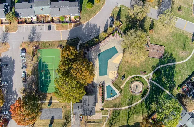 $250,000 | 8605 West 83rd Street, Overland Park, KS 66204