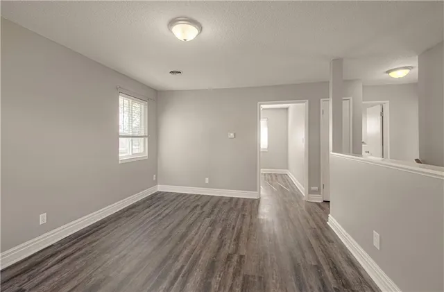 $250,000 | 8605 West 83rd Street, Overland Park, KS 66204