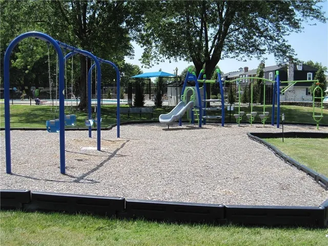 $250,000 | 8605 West 83rd Street, Overland Park, KS 66204