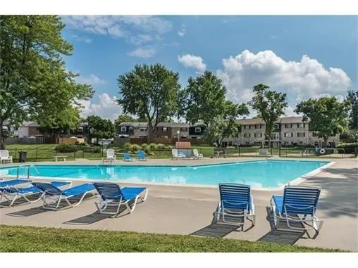 $250,000 | 8605 West 83rd Street, Overland Park, KS 66204