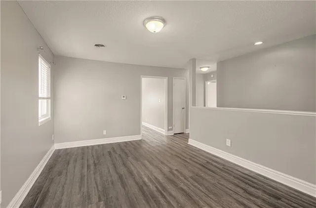 $250,000 | 8605 West 83rd Street, Overland Park, KS 66204