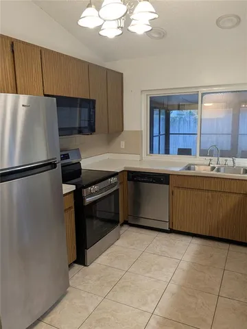 $2,400 | 8304 North Gomez Avenue, Tampa, FL 33614