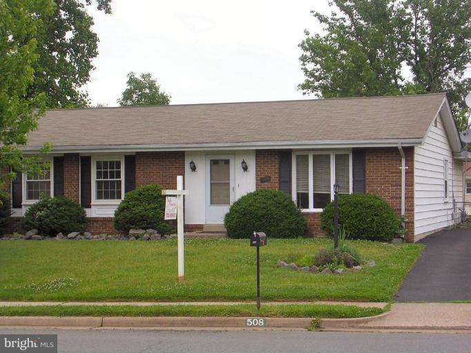508 North York Road Sterling, VA 20164 - Photo 1 of 7 Exterior (Main)