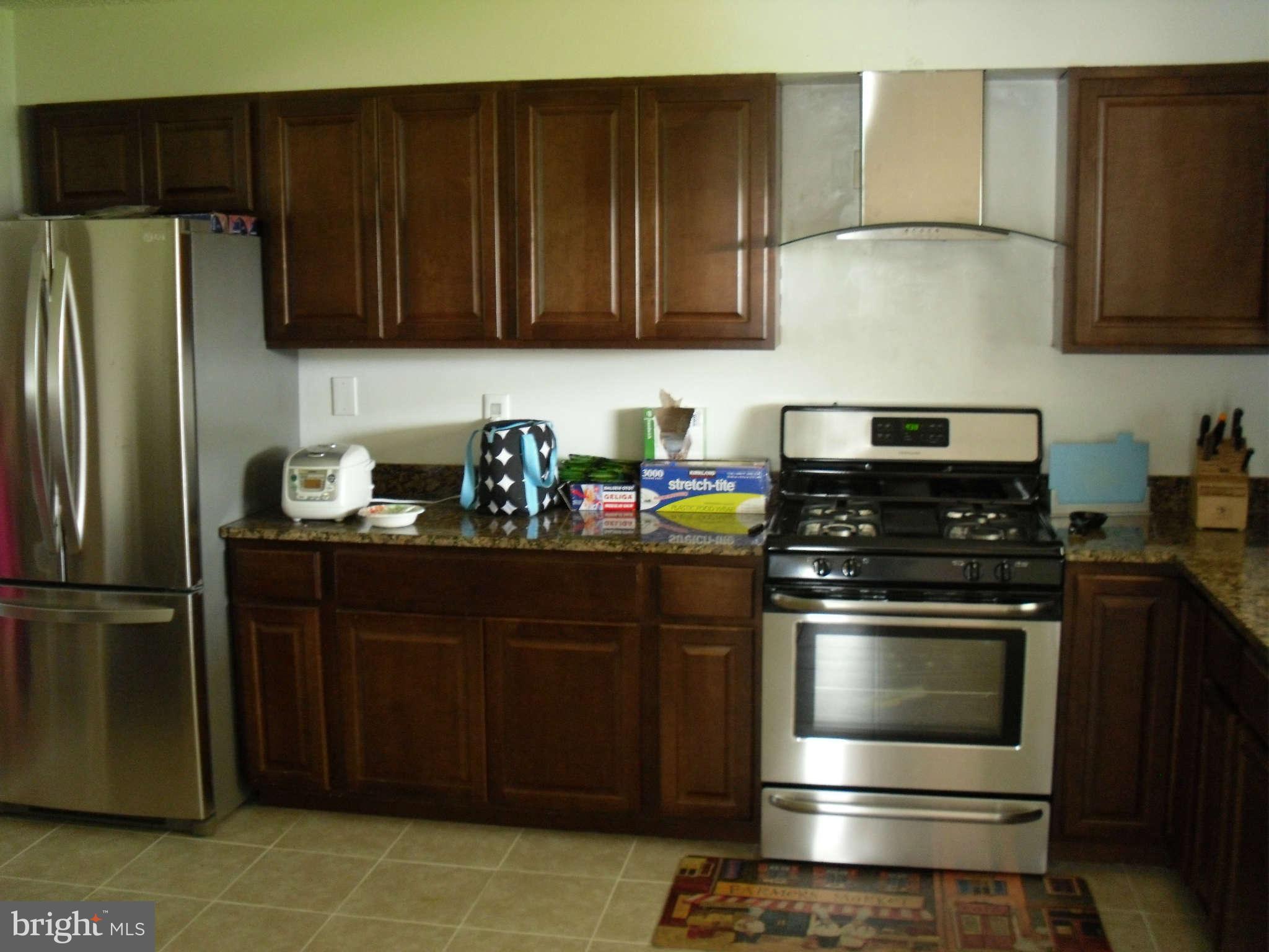 508 North York Road Sterling, VA 20164 - Photo 2 of 7 Kitchen