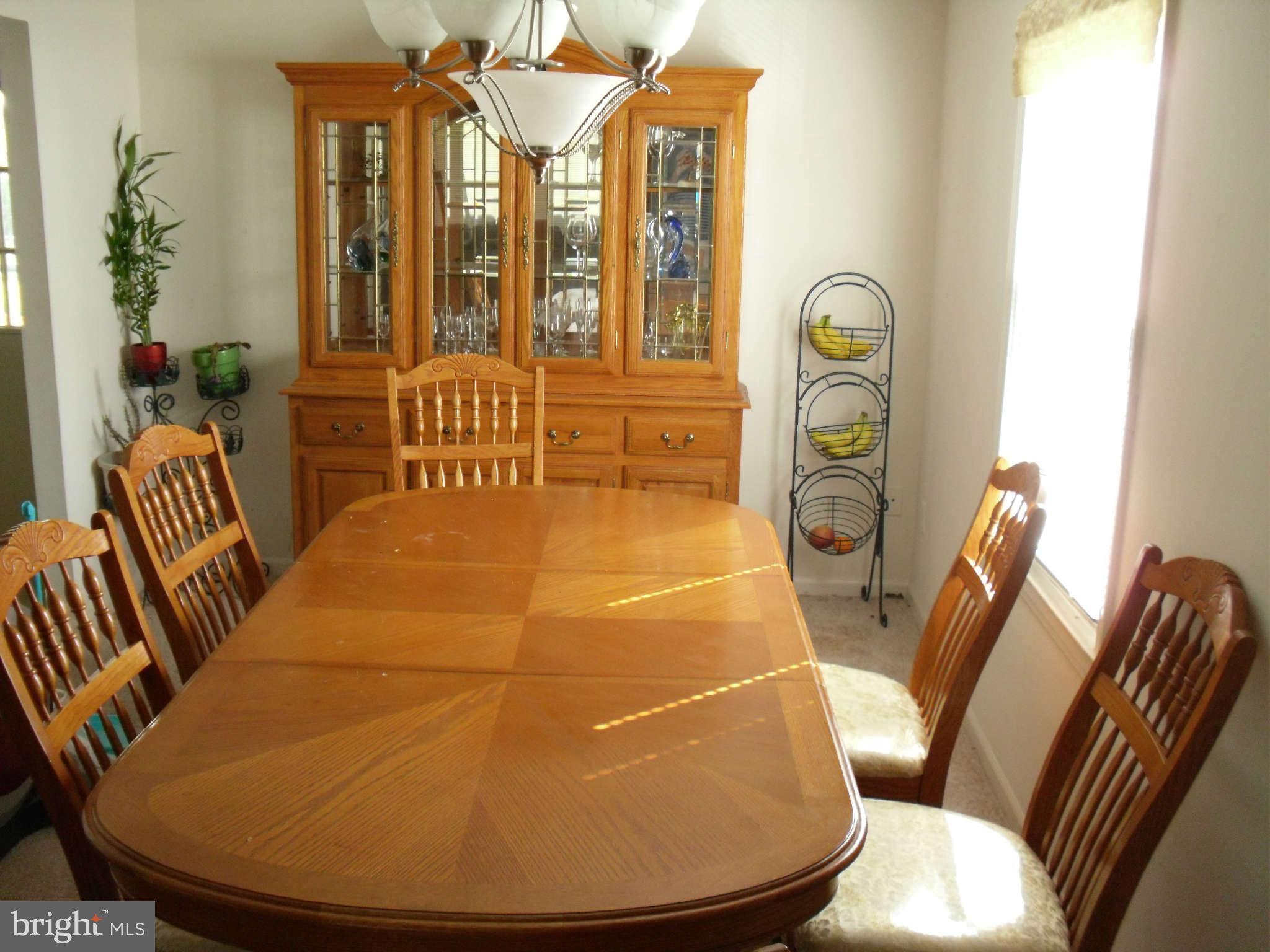 508 North York Road Sterling, VA 20164 - Photo 4 of 7 Dining Room