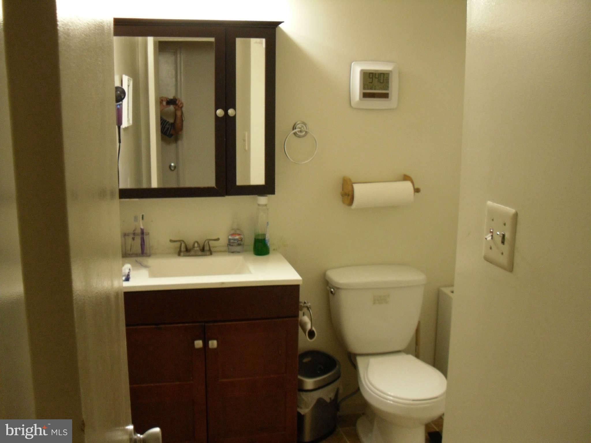 508 North York Road Sterling, VA 20164 - Photo 7 of 7 Bath
