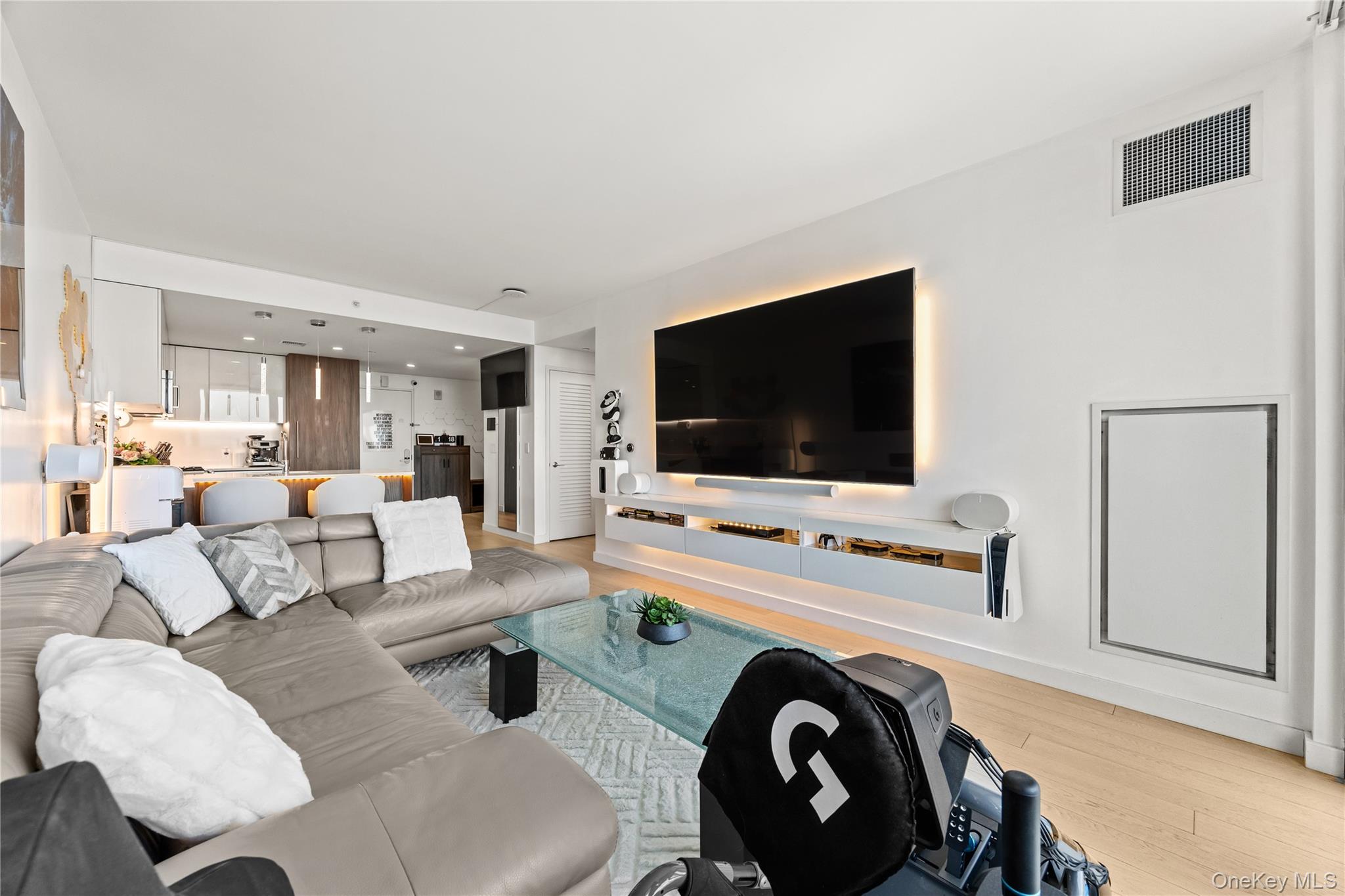 131-01 40 Road, Unit PH 3T Queens, NY 11354 - Photo 9 of 17