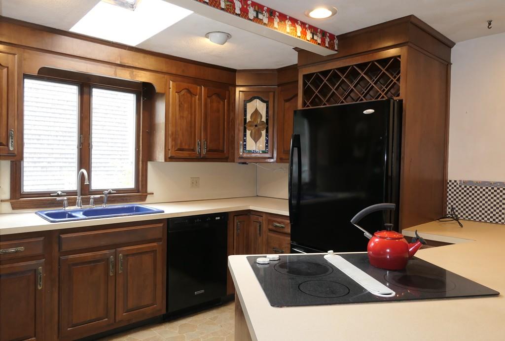 15 Ravine Terrace Melrose, MA 02176 - Photo 3 of 22 Gallery Image 3