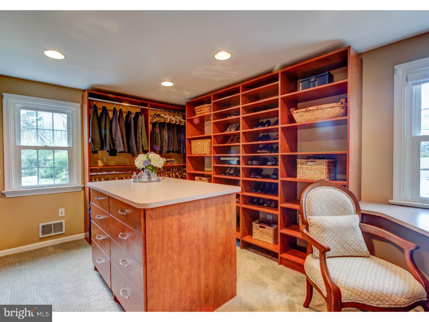 686 Mount View Road Berwyn, PA 19312 - Photo 15 of 25 Walk-in Closet