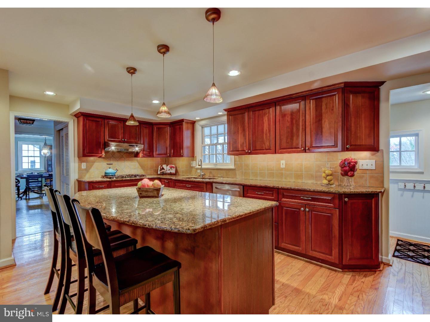 686 Mount View Road Berwyn, PA 19312 - Photo 3 of 25
