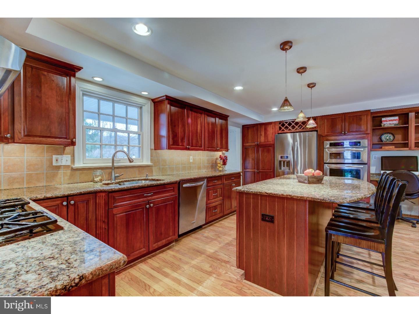 686 Mount View Road Berwyn, PA 19312 - Photo 5 of 25