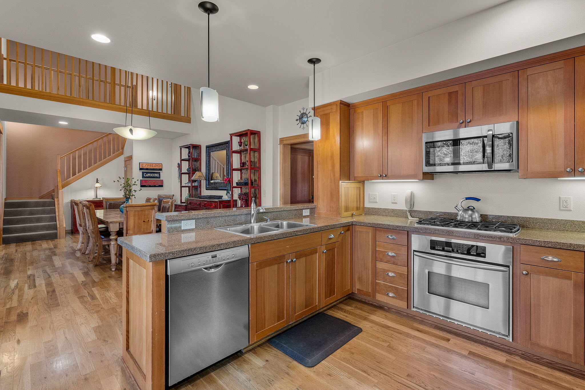 57124 Evergreen Loop, Unit 33 Sunriver, OR 97707 - Photo 6 of 37 5 2025_04_16_57124_evergreen_loop_sunriv