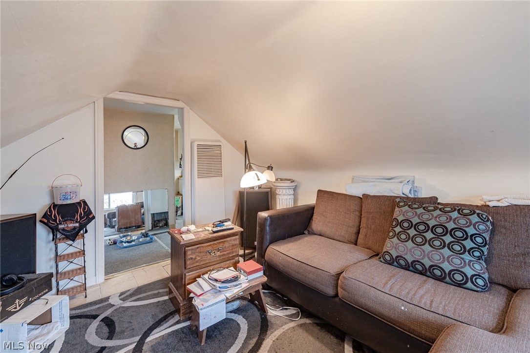 1412 Sheffield Road Cleveland, OH 44121 - Photo 14 of 35 Gallery Image 14