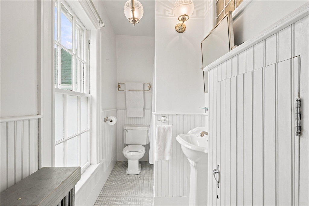266 Main Street North Andover, MA 01845 - Photo 24 of 42