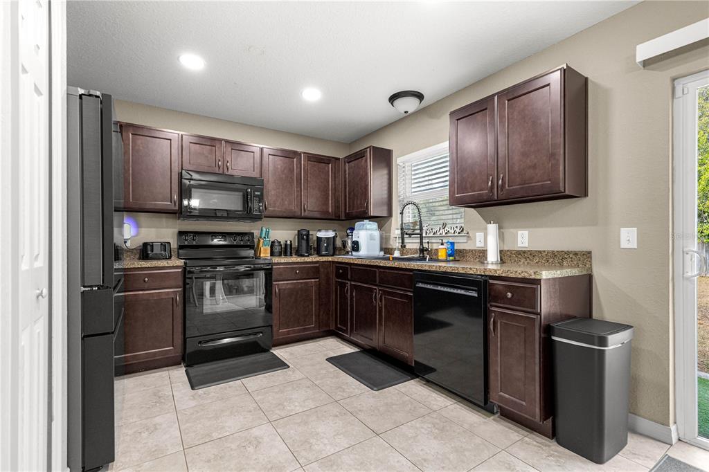 3563 Southeast 137th Street Summerfield, FL 34491 - Photo 12 of 42