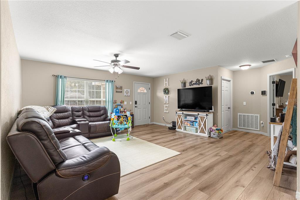 3563 Southeast 137th Street Summerfield, FL 34491 - Photo 7 of 42