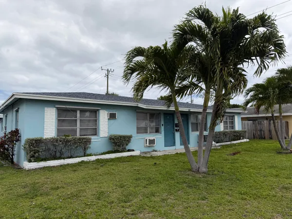 $1,700 | 520 West Blue Heron Boulevard, Unit 1, Riviera Beach, FL 33404