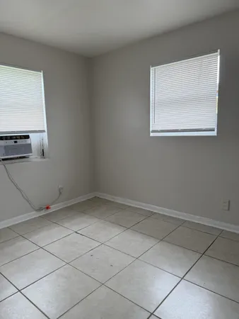 $1,700 | 520 West Blue Heron Boulevard, Unit 1, Riviera Beach, FL 33404