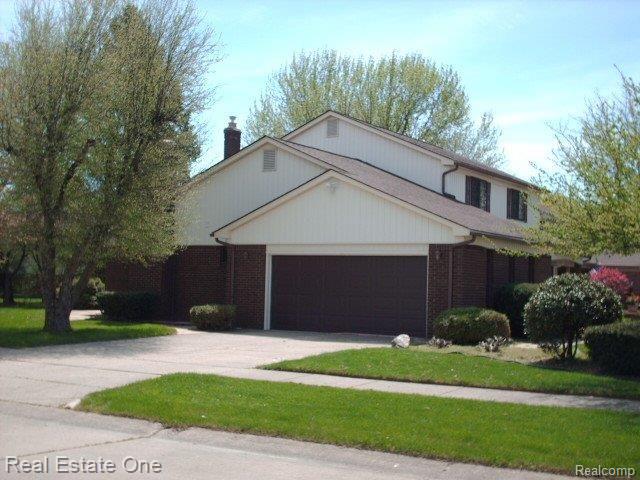 7450 Chichester Road Canton, MI 48187 - Photo 6 of 25 Chichester side garage