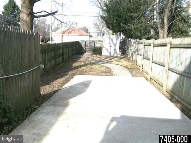 318 East Walnut Street Hanover, PA 17331 - Photo 3 of 5 Gallery Image 3