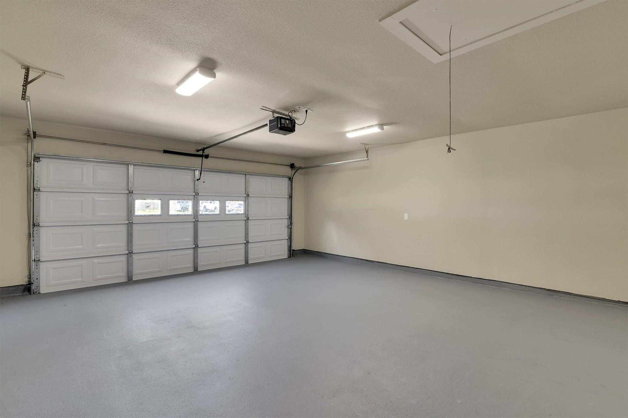 345 Maple Lane Conroe, TX 77304 - Photo 11 of 35 a view of an empty room