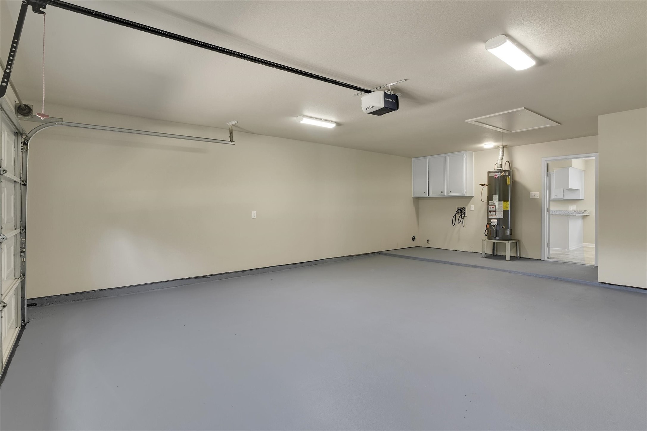 345 Maple Lane Conroe, TX 77304 - Photo 12 of 35 a view of a garage