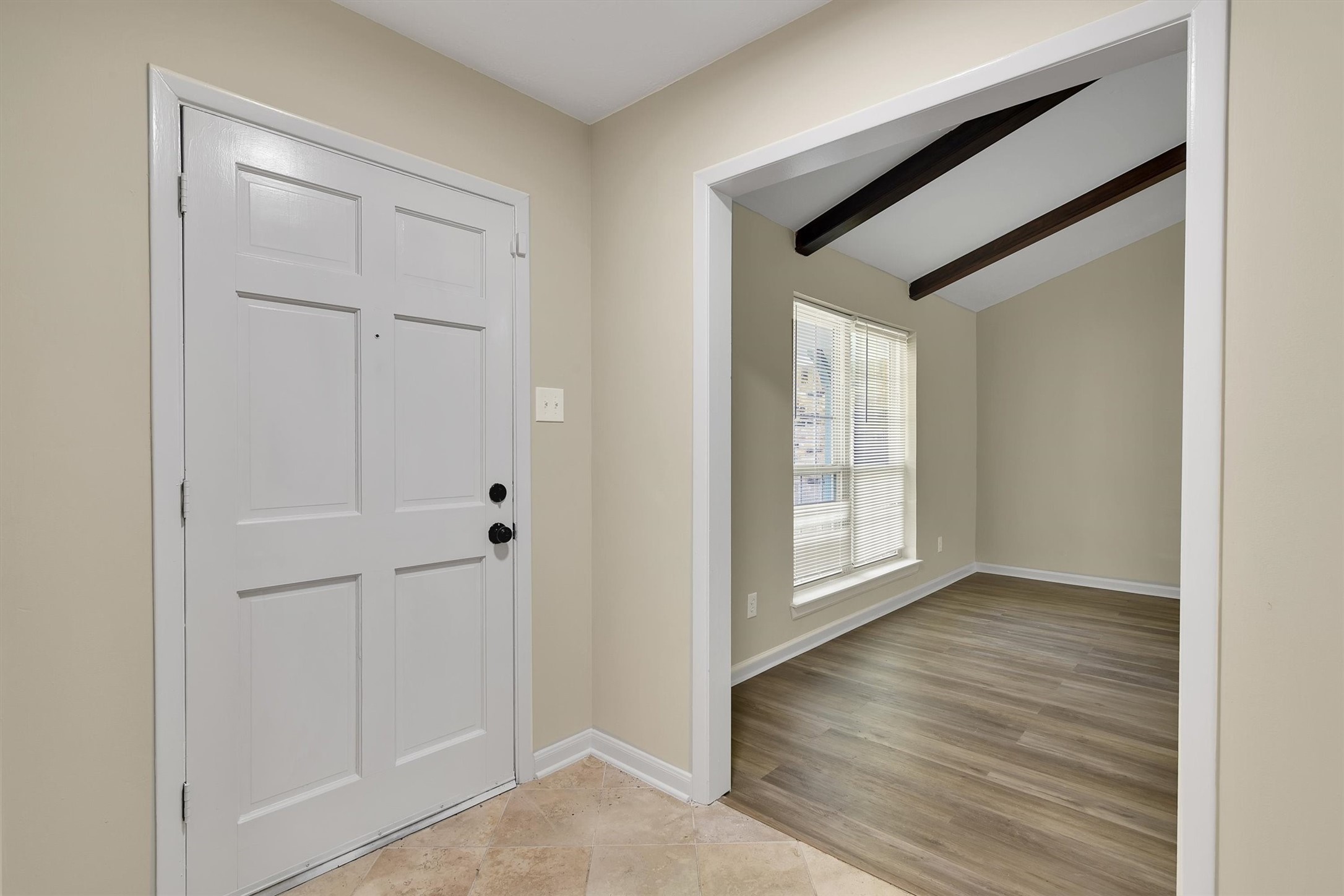 345 Maple Lane Conroe, TX 77304 - Photo 4 of 35 a view of an entryway door