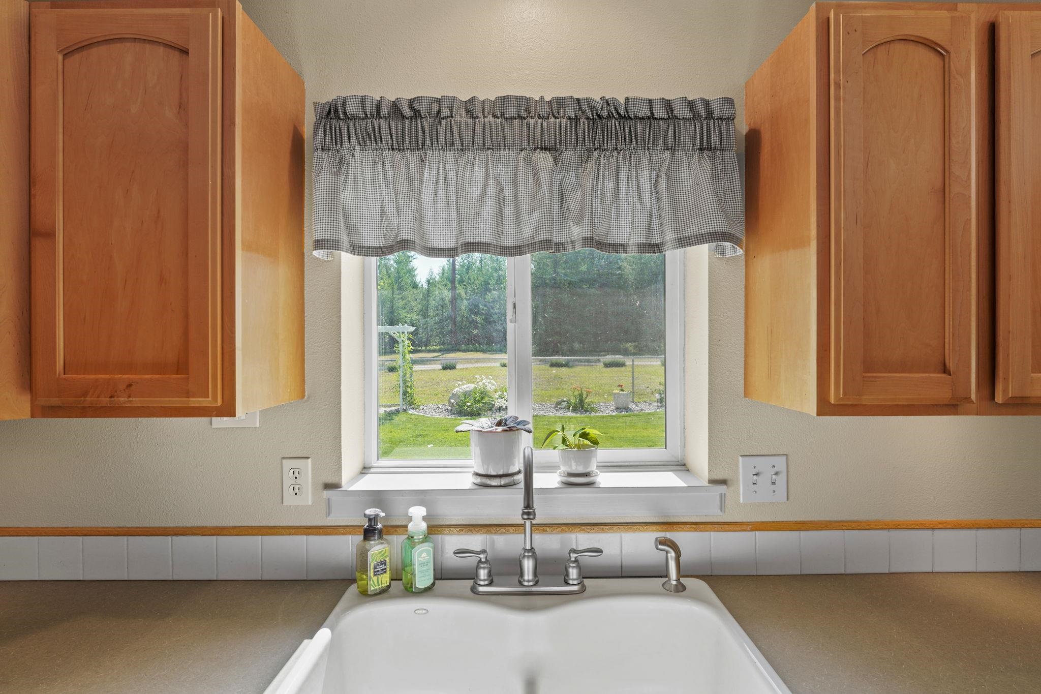 13111 East Bridges Road Elk, WA 99009 - Photo 7 of 50