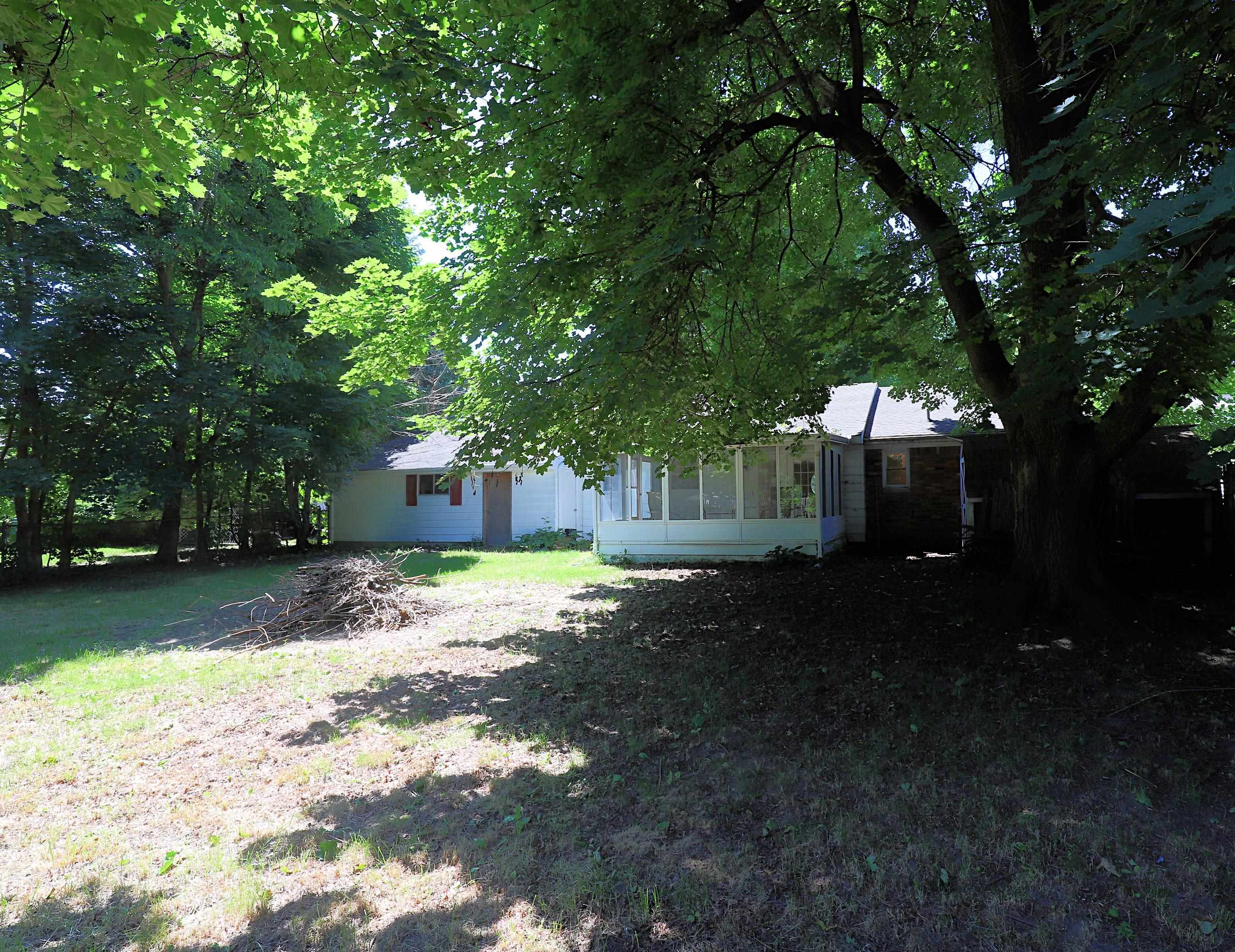 1392 West Judd Road Flint, MI 48507 - Photo 25 of 26 50145155-2caa4f39-6a1a-463a-8162-dda9e569c1a9.JPG