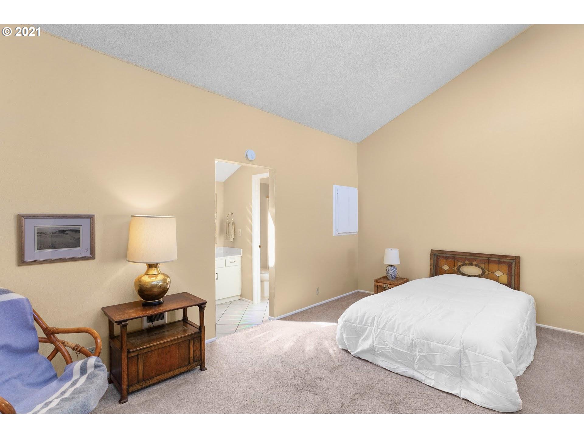 4692 Southwest Comus Place Portland, OR 97219 - Photo 11 of 22 Bedroom, Owner's Suite