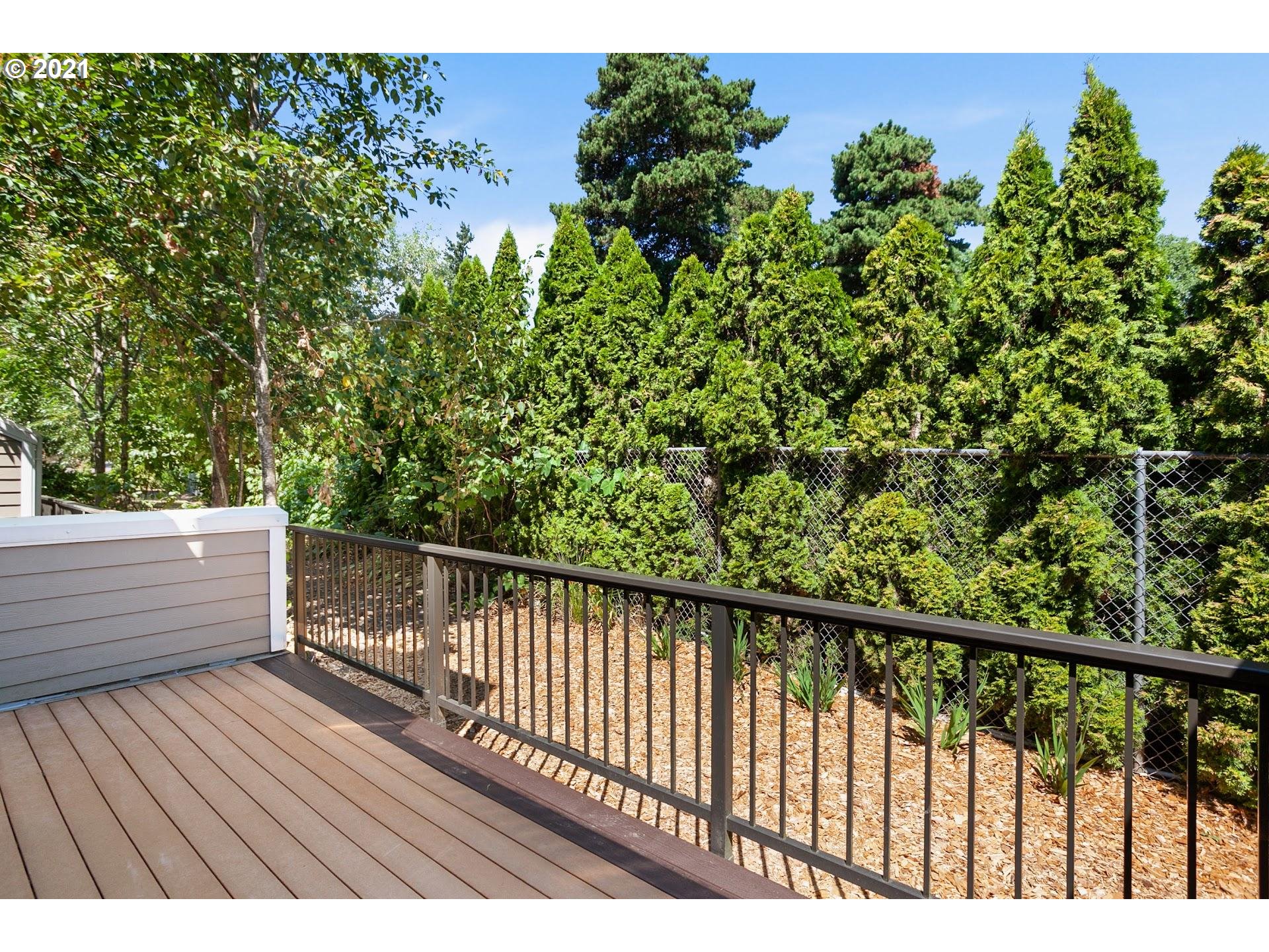 4692 Southwest Comus Place Portland, OR 97219 - Photo 18 of 22 Deck