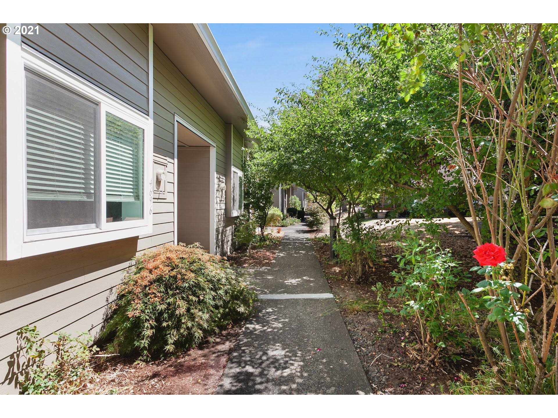 4692 Southwest Comus Place Portland, OR 97219 - Photo 20 of 22 Gallery Image 20