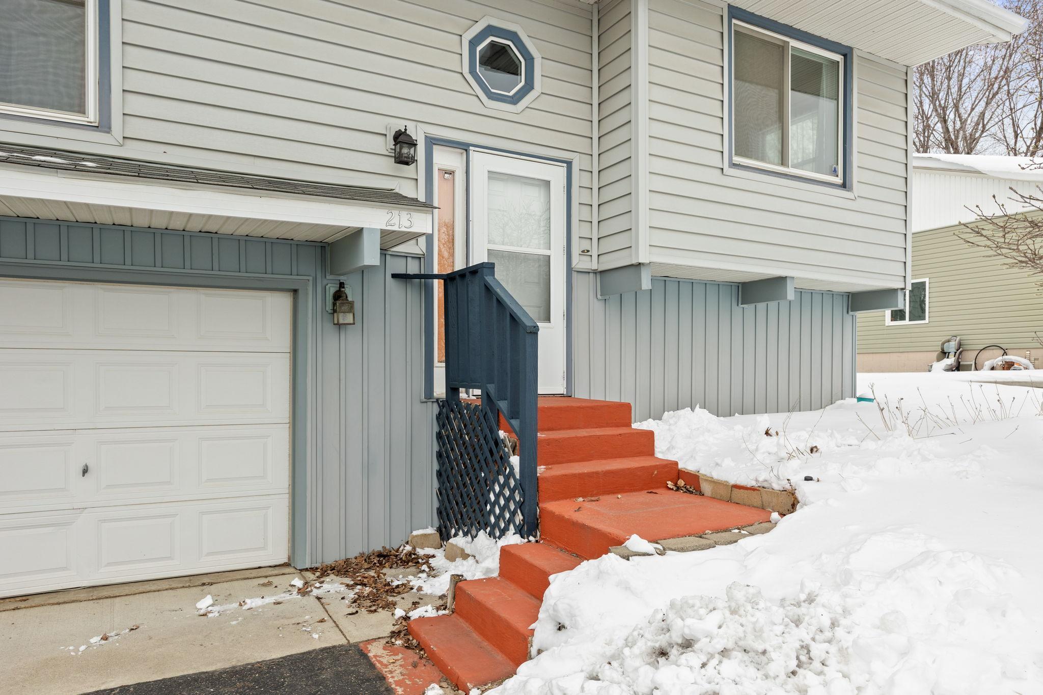 213 Jennifer Lane Jordan, MN 55352 - Photo 3 of 20