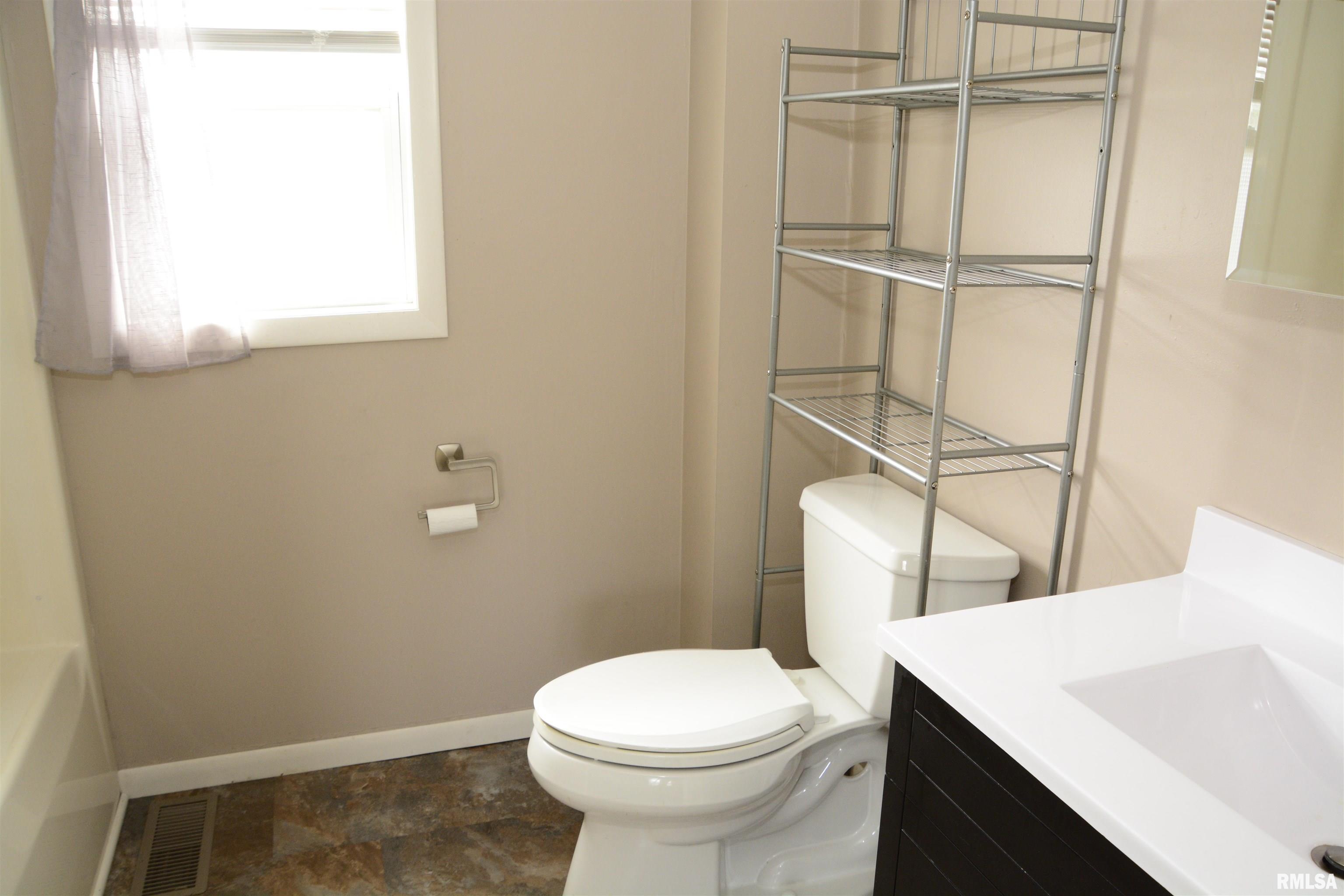 309 South Dudley Street Macomb, IL 61455 - Photo 19 of 21