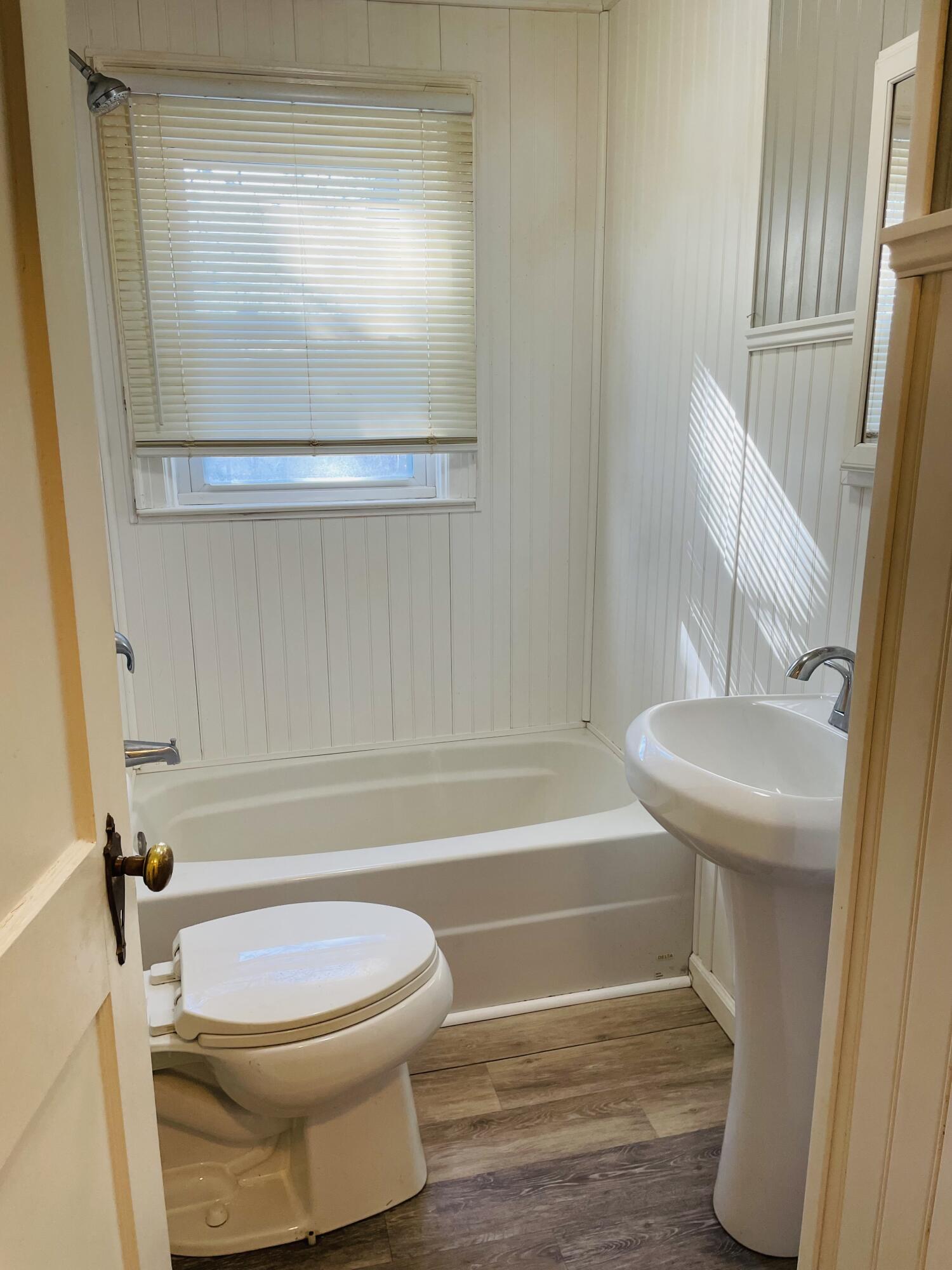 1152 Hamilton Avenue Southwest Roanoke, VA 24015 - Photo 19 of 36 remodeled bath