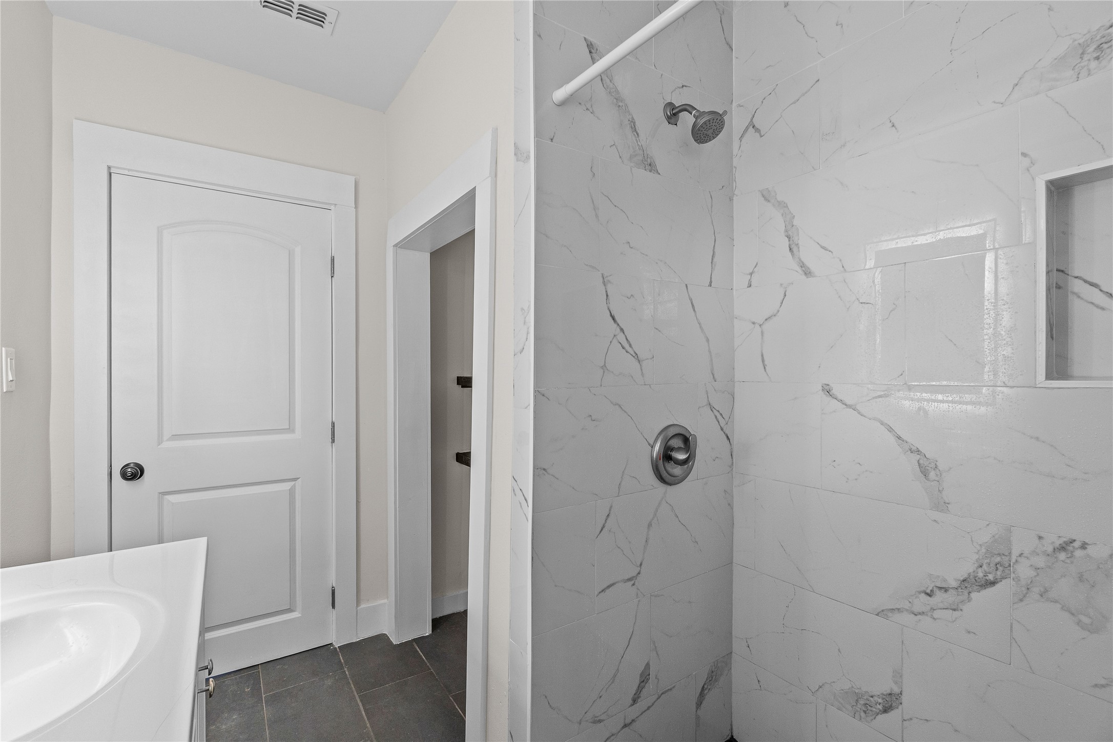 16752 Rio Rancho Road Harlingen, TX 78552 - Photo 13 of 25 a bathroom with a shower