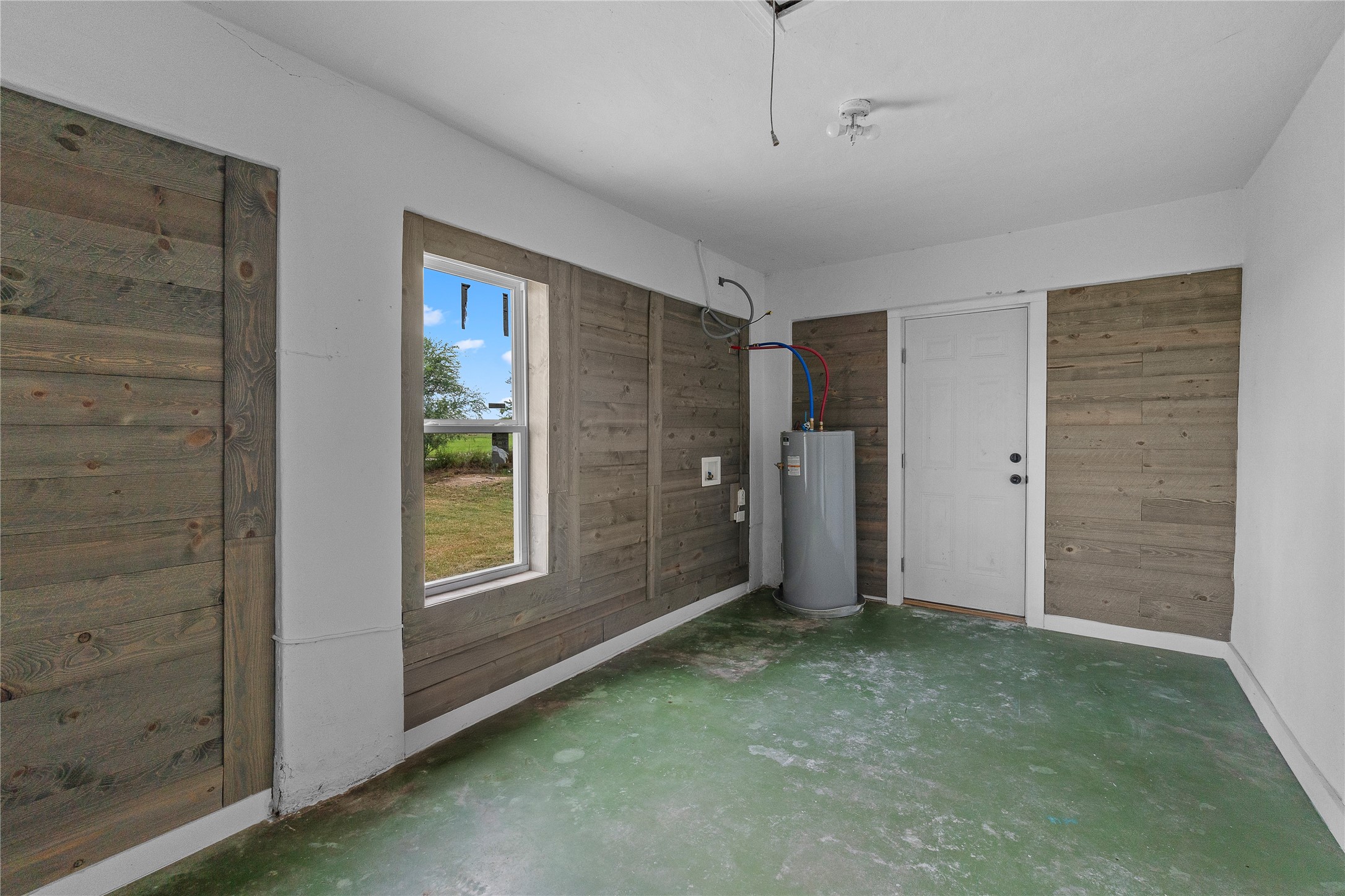 16752 Rio Rancho Road Harlingen, TX 78552 - Photo 17 of 25 a view of entryway with window