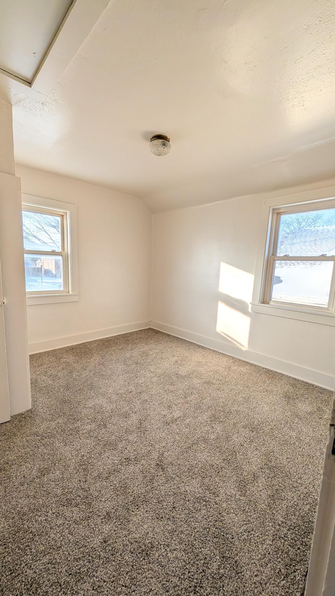 1009 4th Avenue Northeast Austin, MN 55912 - Photo 8 of 24