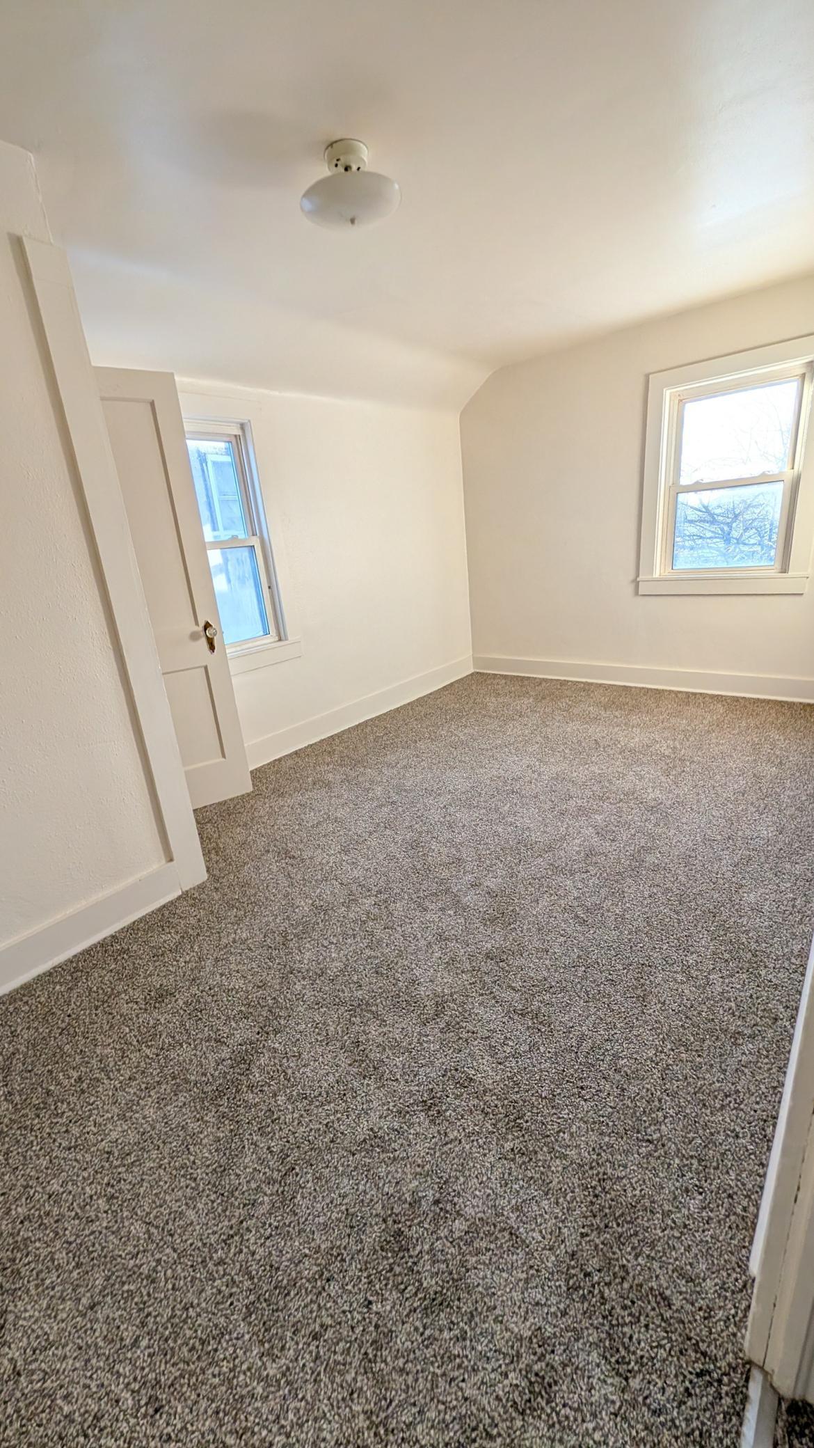 1009 4th Avenue Northeast Austin, MN 55912 - Photo 9 of 24