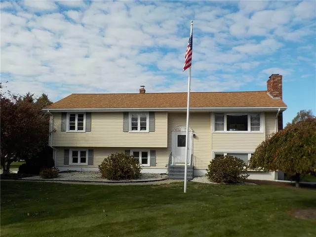 $774,900 | 118 Pear Street, Portsmouth, RI 02871