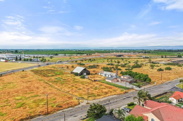 a view of a house with swimming pool