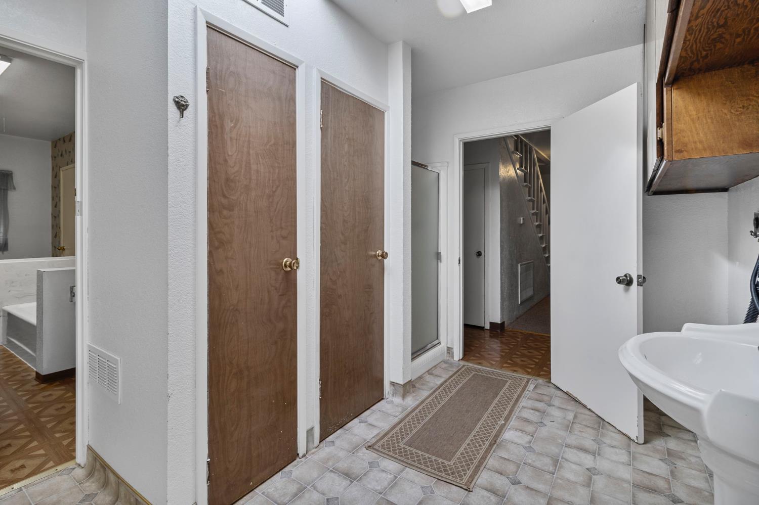 5000 Nunes Road Turlock, CA 95382 - Photo 38 of 57 a bathroom with a sink and a mirror