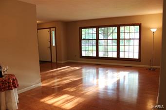 5046 Milburn Road St. Louis, MO 63129 - Photo 6 of 40 Gallery Image 6