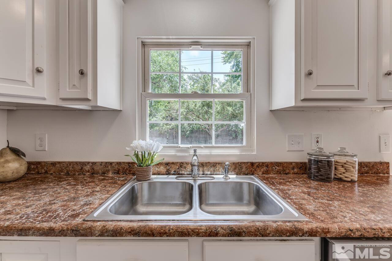 40 Anson Drive Reno, NV 89503 - Photo 9 of 25 Photo 9