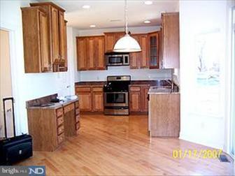 39 Applehouse Road Philadelphia, PA 19114 - Photo 2 of 5 Gallery Image 2