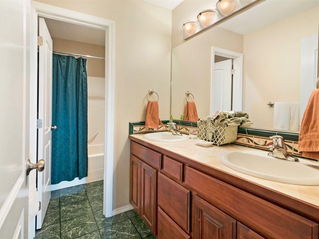 1215 South Center Road Spokane Valley, WA 99212 - Photo 13 of 20