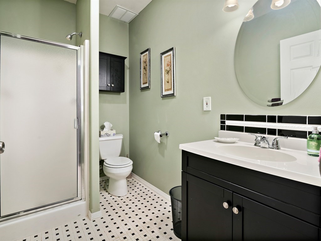 1215 South Center Road Spokane Valley, WA 99212 - Photo 16 of 20