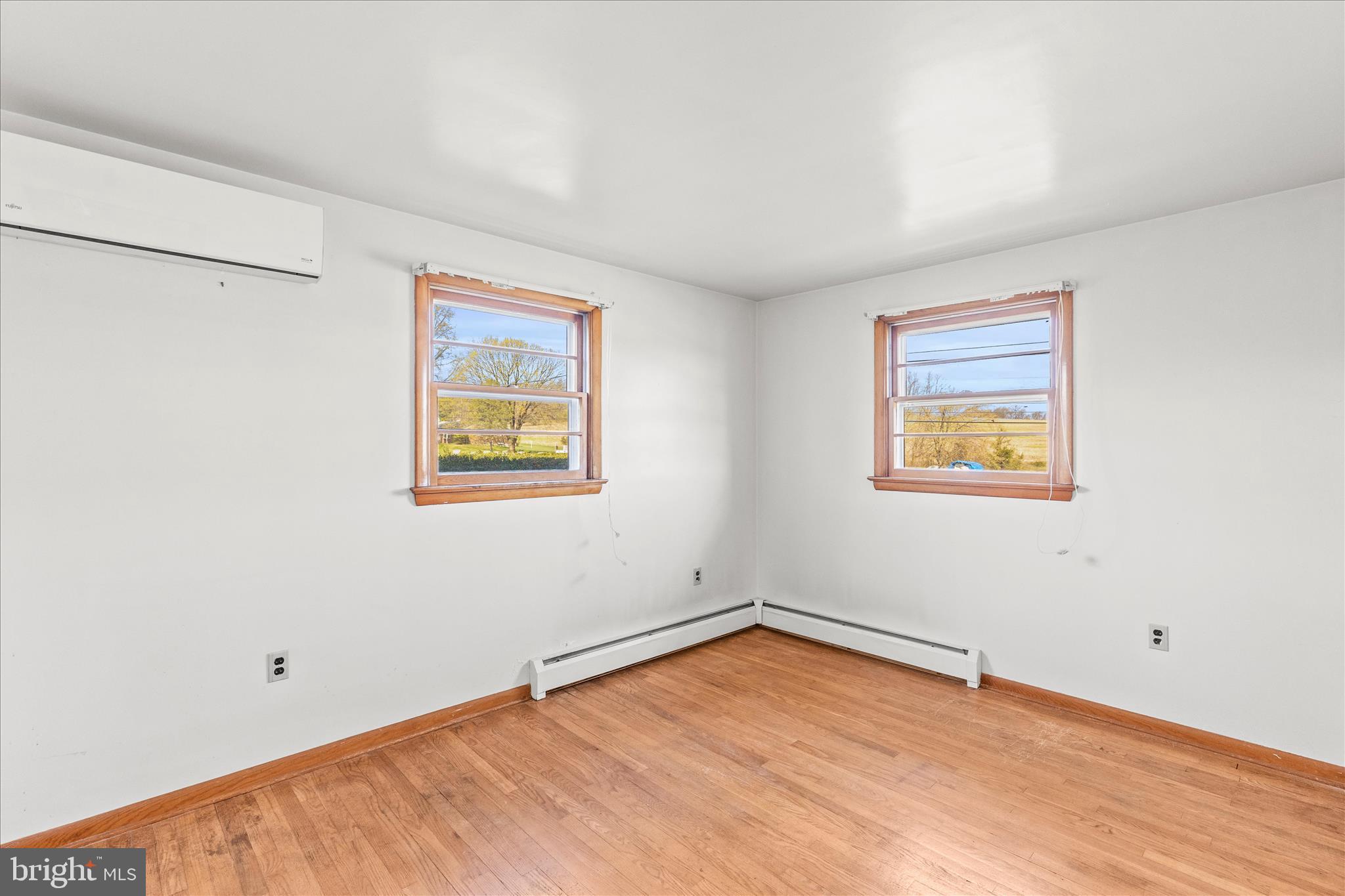 3530 East Prospect Road York, PA 17402 - Photo 15 of 37 an empty room with a painting on the wall