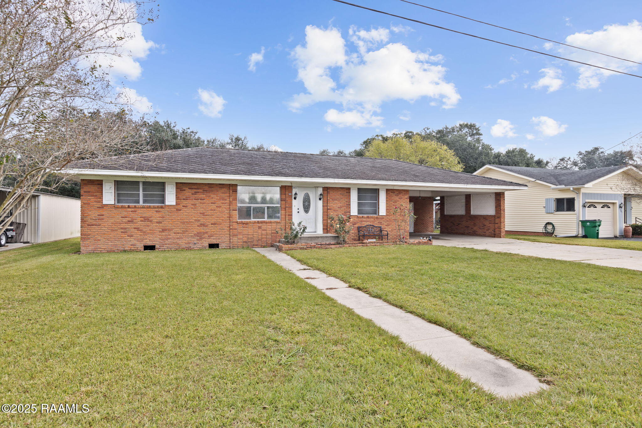 307 North Eleazar Avenue Kaplan, LA 70548 - Photo 2 of 21 2-web-or-mls-307 N Eleazar Ave-2